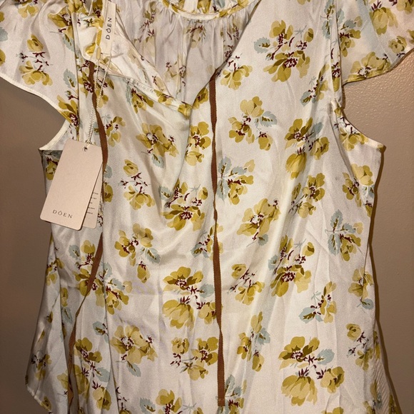 Doen silk xs floral top new - Picture 3 of 4